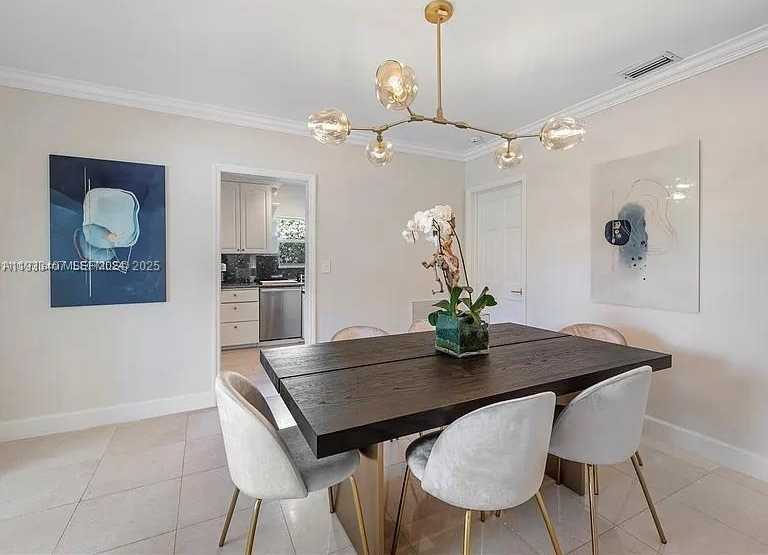 Small Image of 5371 NORTH BAY RD, Miami Beach Number 5