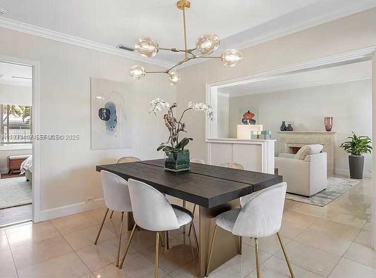 Small Image of 5371 NORTH BAY RD, Miami Beach Number 9