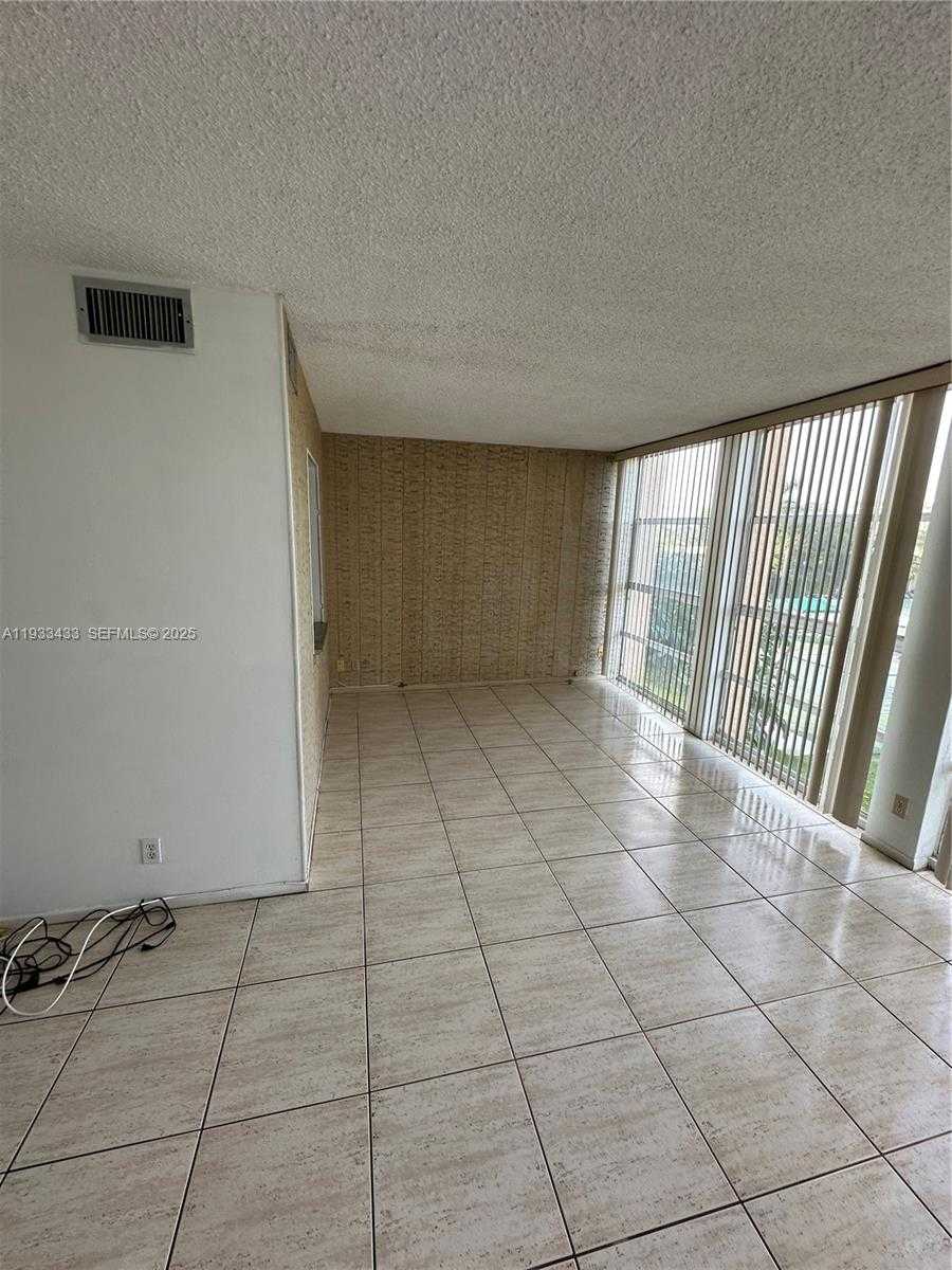 Small Image of 2101 ATLANTIC SHORES BLVD #312, Hallandale Beach Number 2