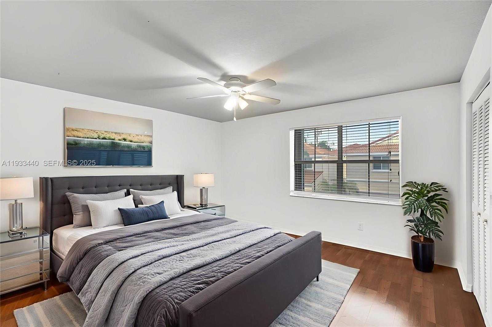 Small Image of 1046 SATINLEAF ST, Hollywood Number 10