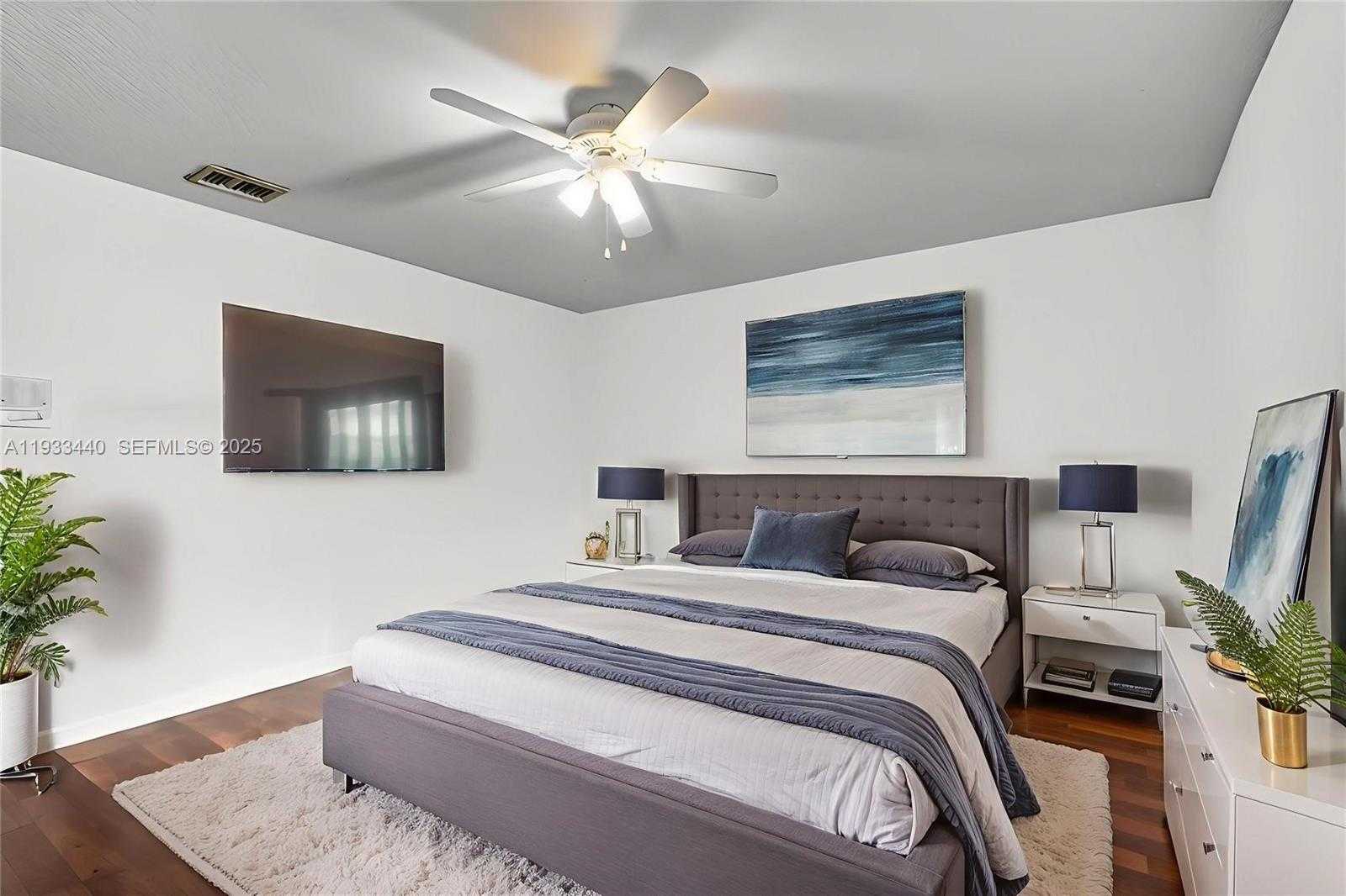 Small Image of 1046 SATINLEAF ST, Hollywood Number 11