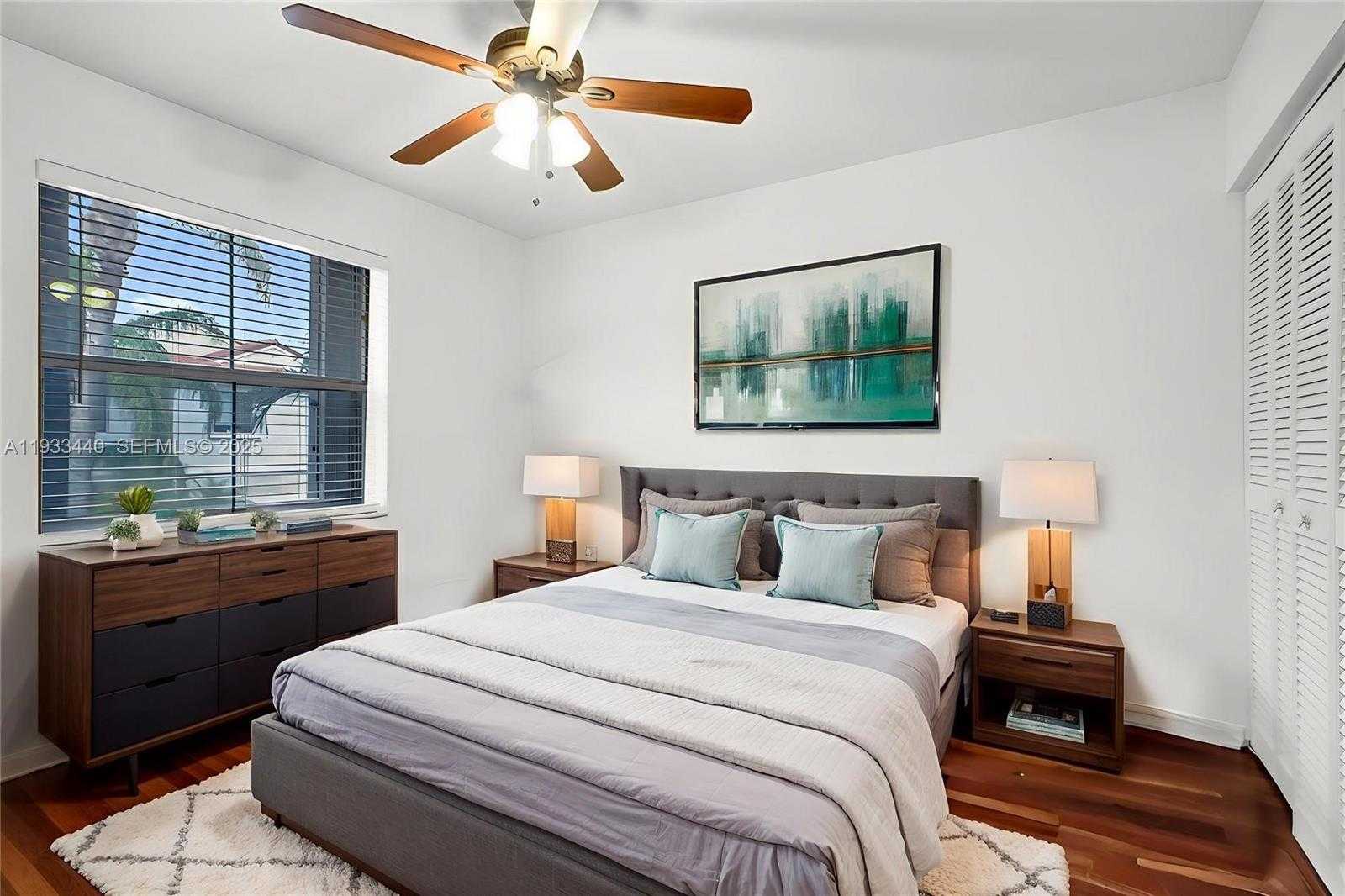 Small Image of 1046 SATINLEAF ST, Hollywood Number 13