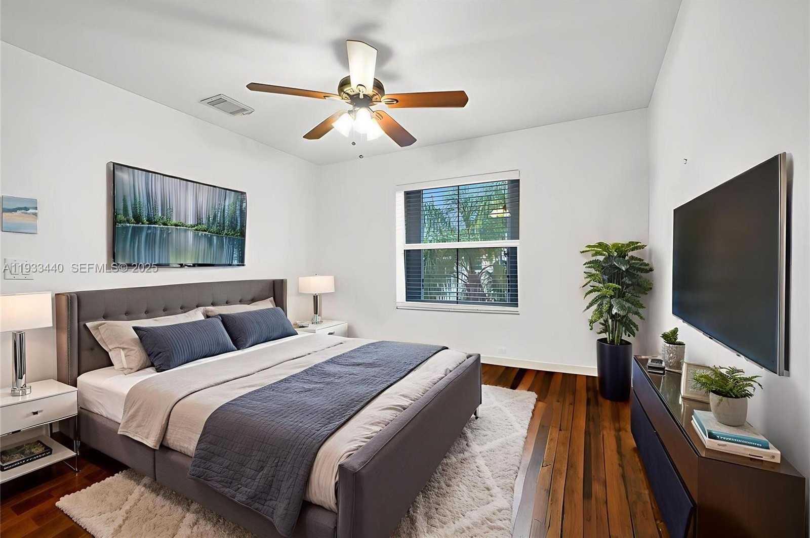 Small Image of 1046 SATINLEAF ST, Hollywood Number 14