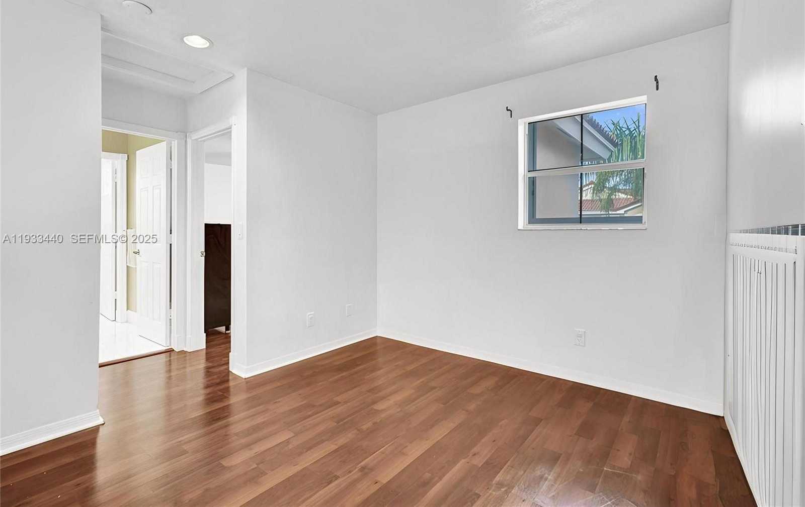 Small Image of 1046 SATINLEAF ST, Hollywood Number 34