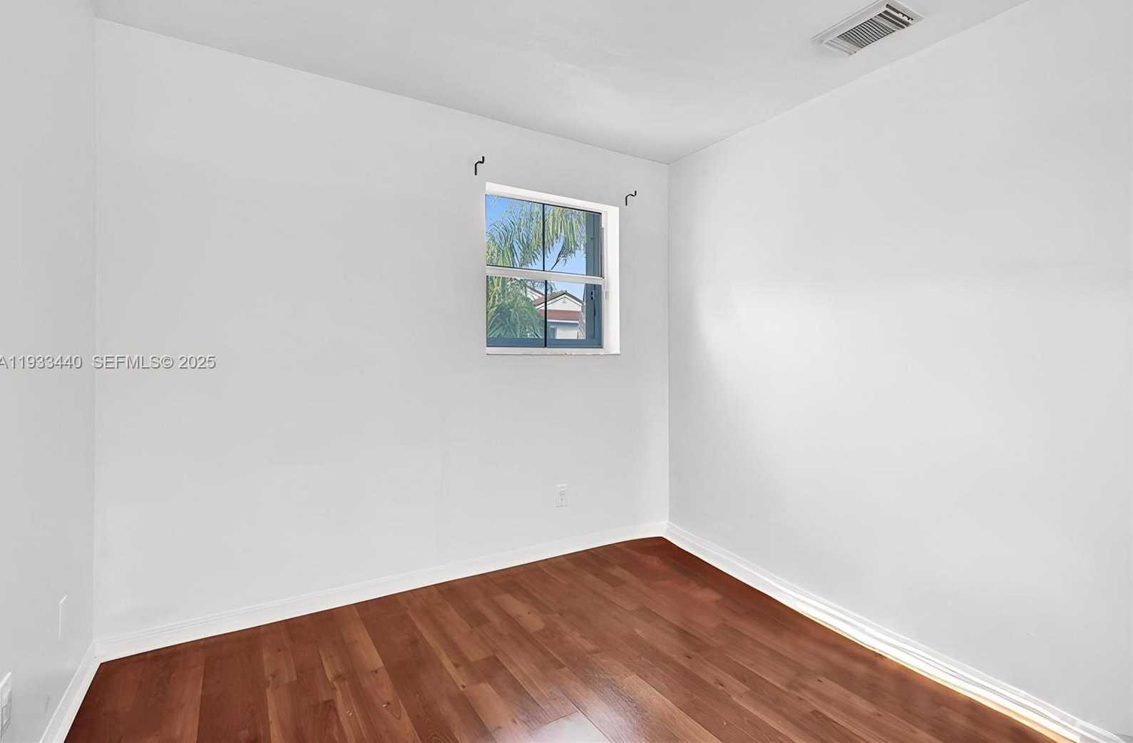 Small Image of 1046 SATINLEAF ST, Hollywood Number 35