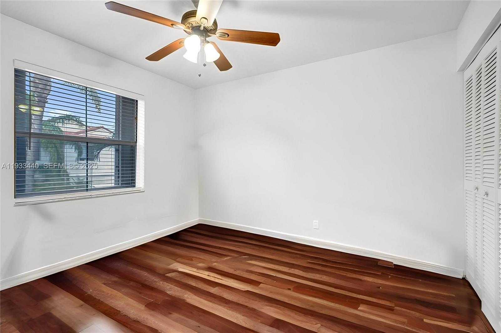 Small Image of 1046 SATINLEAF ST, Hollywood Number 37