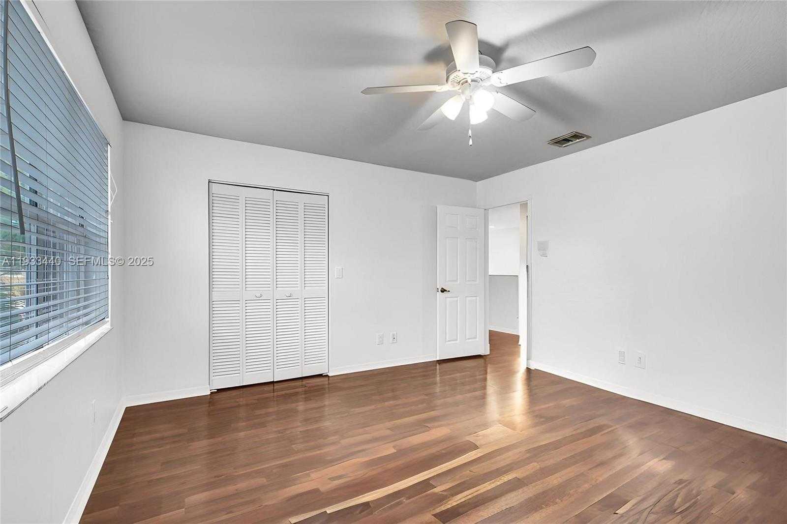 Small Image of 1046 SATINLEAF ST, Hollywood Number 38