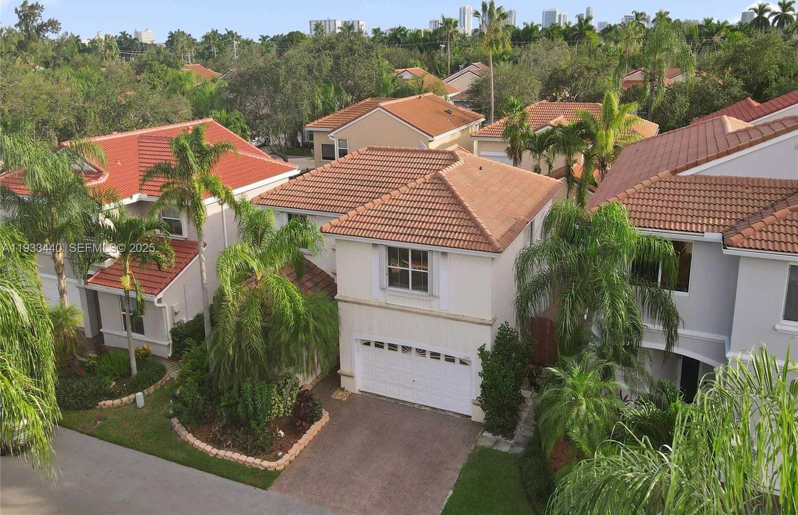 Small Image of 1046 SATINLEAF ST, Hollywood Number 53