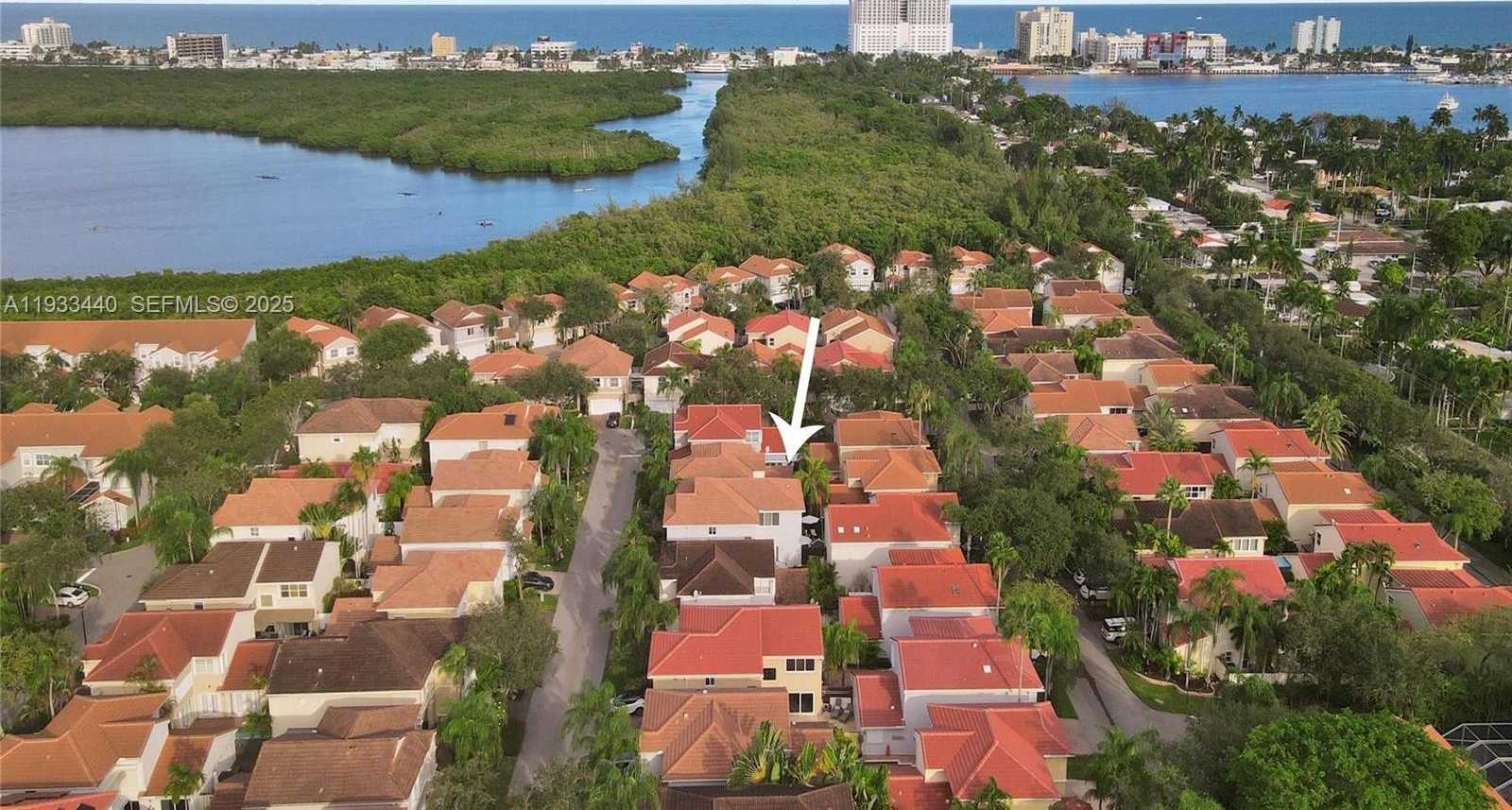 Small Image of 1046 SATINLEAF ST, Hollywood Number 55