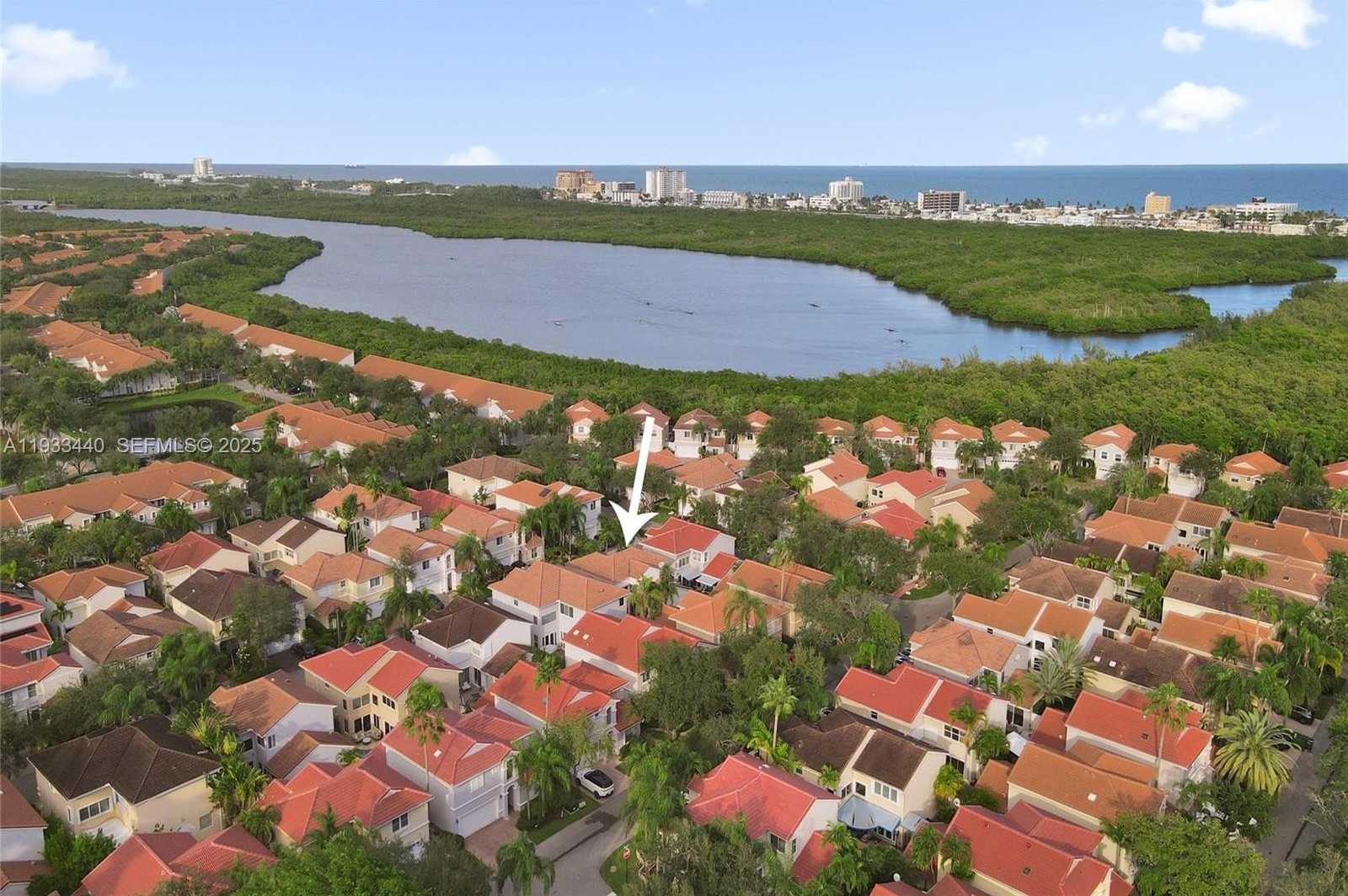 Small Image of 1046 SATINLEAF ST, Hollywood Number 56