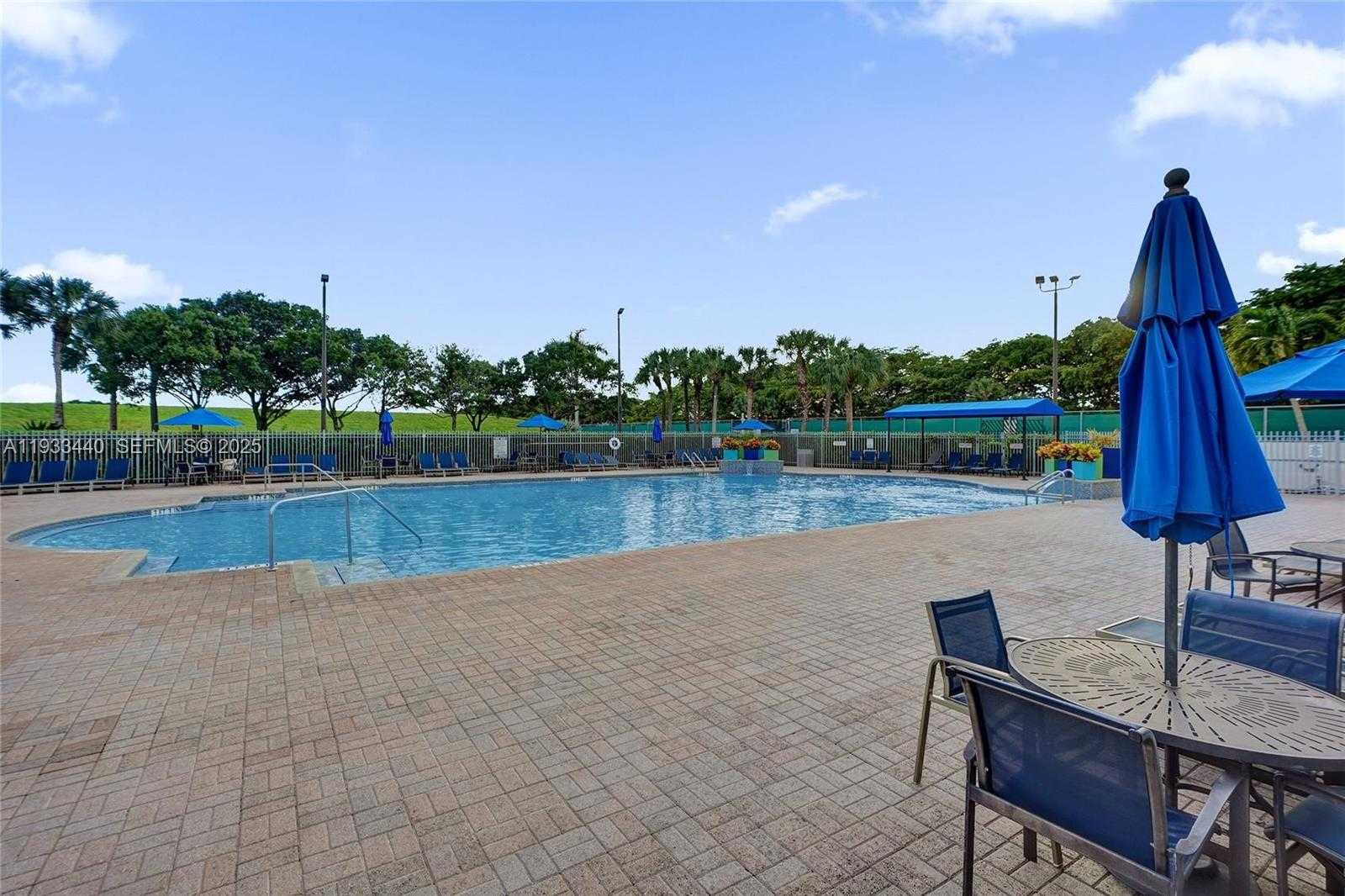 Small Image of 1046 SATINLEAF ST, Hollywood Number 66