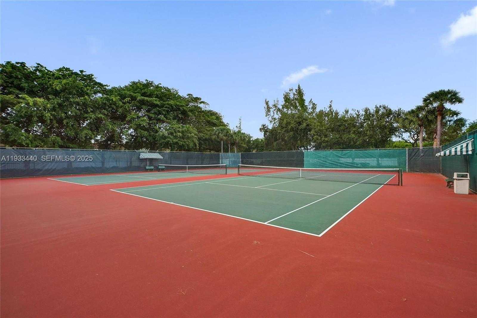 Small Image of 1046 SATINLEAF ST, Hollywood Number 67