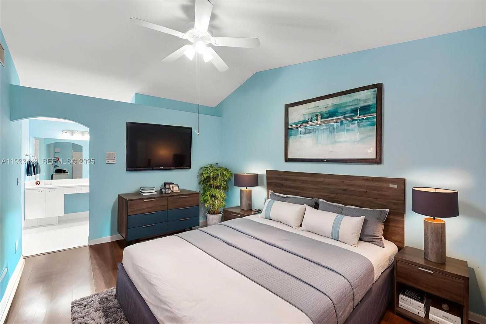 Small Image of 1046 SATINLEAF ST, Hollywood Number 7