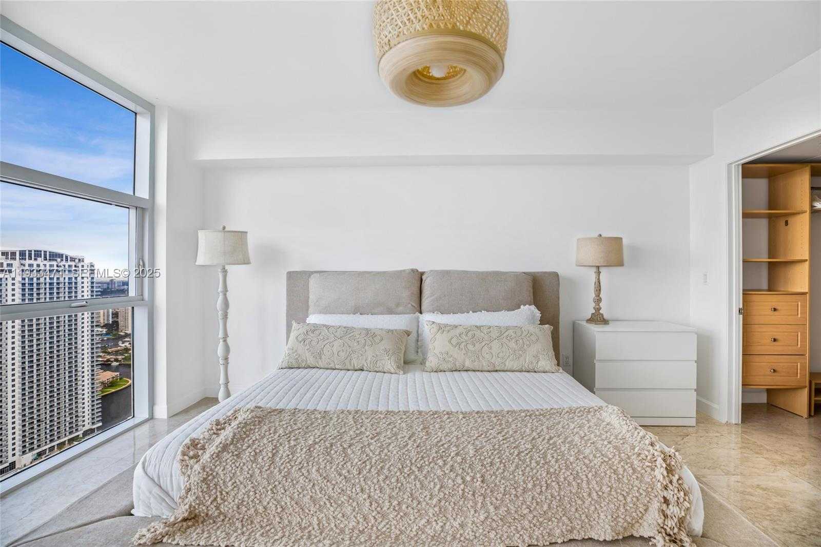 Small Image of 1830 SOUTH OCEAN DR #4707, Hallandale Beach Number 15