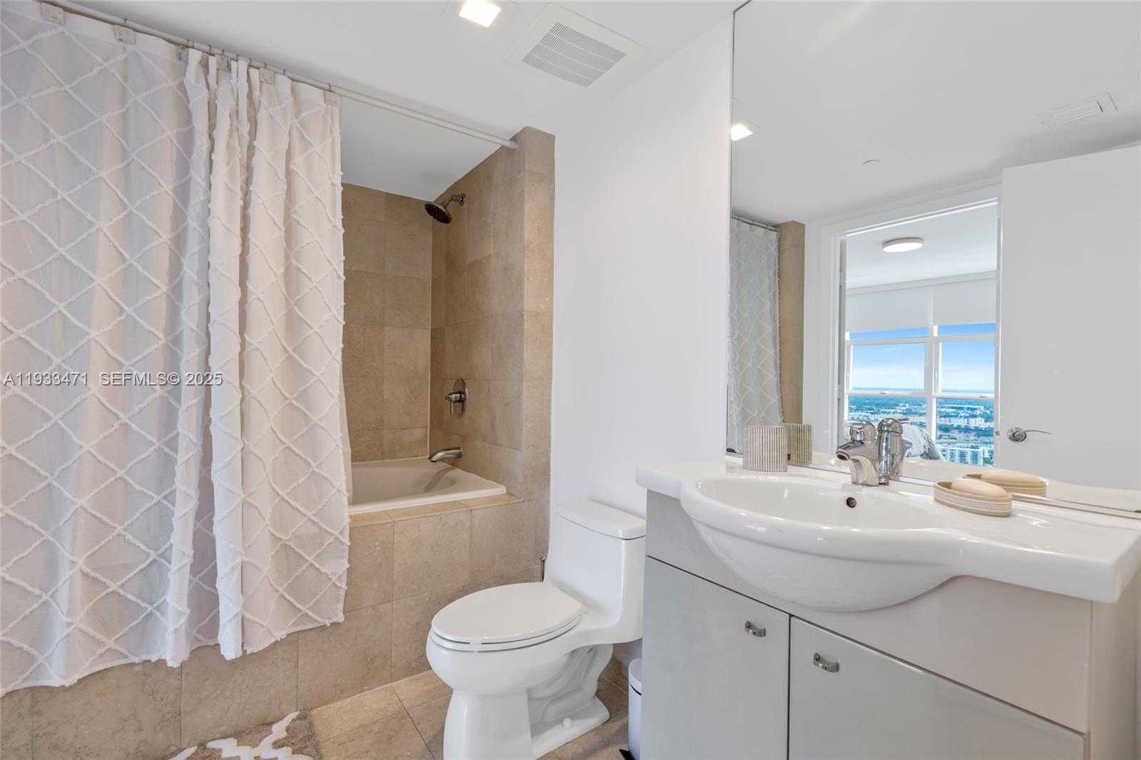 Small Image of 1830 SOUTH OCEAN DR #4707, Hallandale Beach Number 19