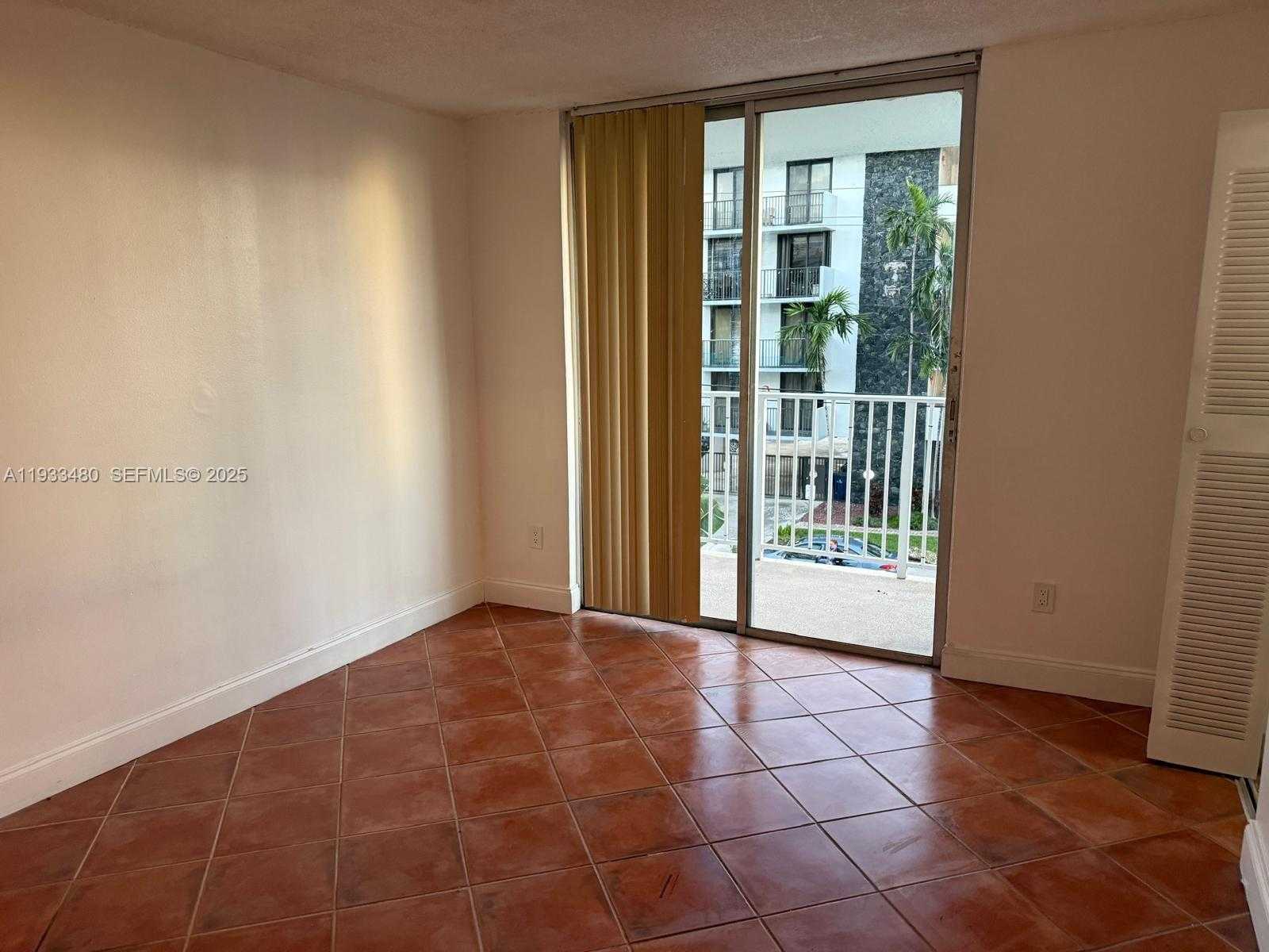 Small Image of 1801 SOUTH TREASURE DR #320, North Bay Village Number 15