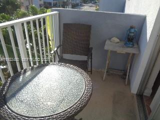 Small Image of 1801 SOUTH TREASURE DR #320, North Bay Village Number 16