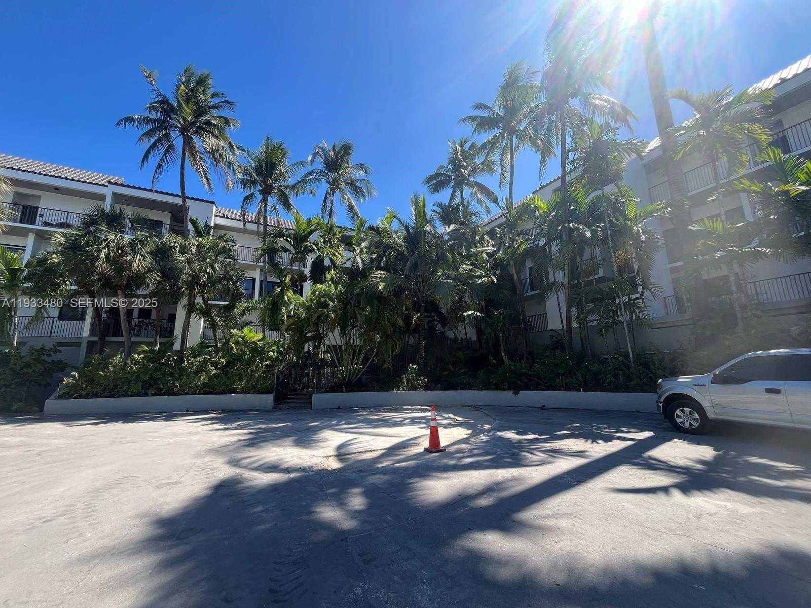 Small Image of 1801 SOUTH TREASURE DR #320, North Bay Village Number 22