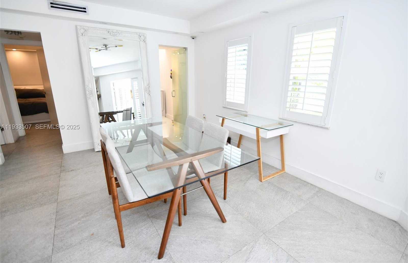 Small Image of 2918 BIRD AVE #5, Miami Number 11