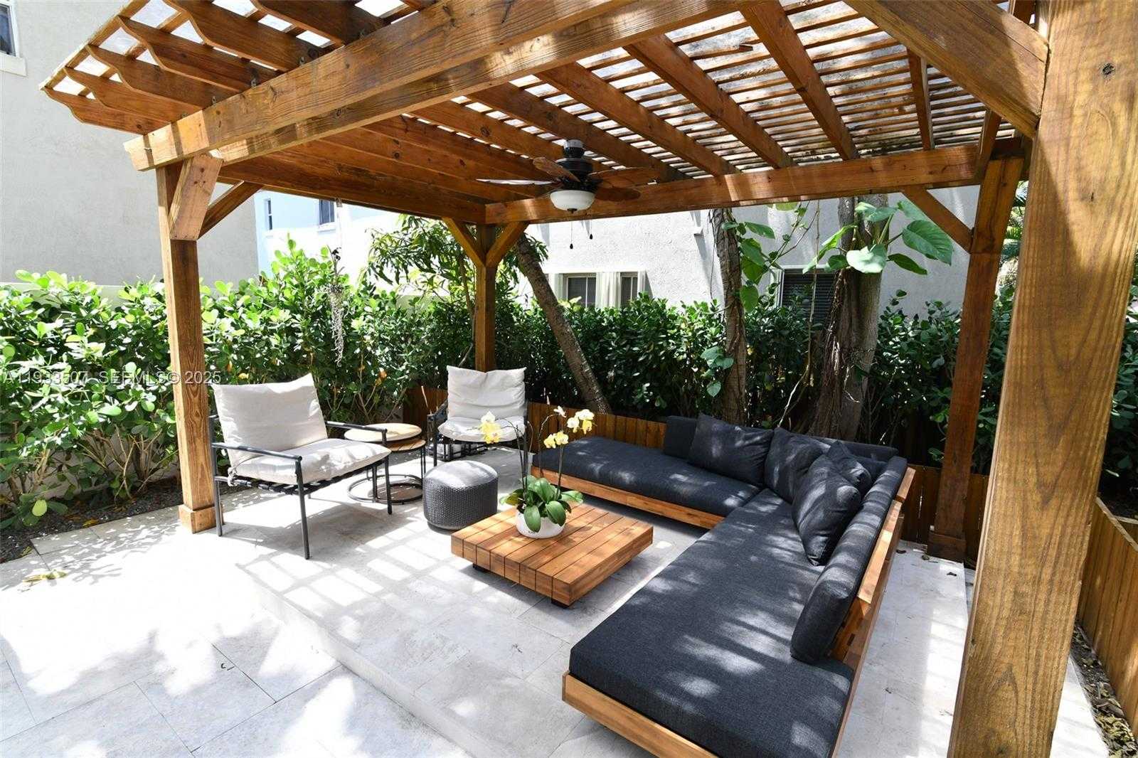 Small Image of 2918 BIRD AVE #5, Miami Number 13