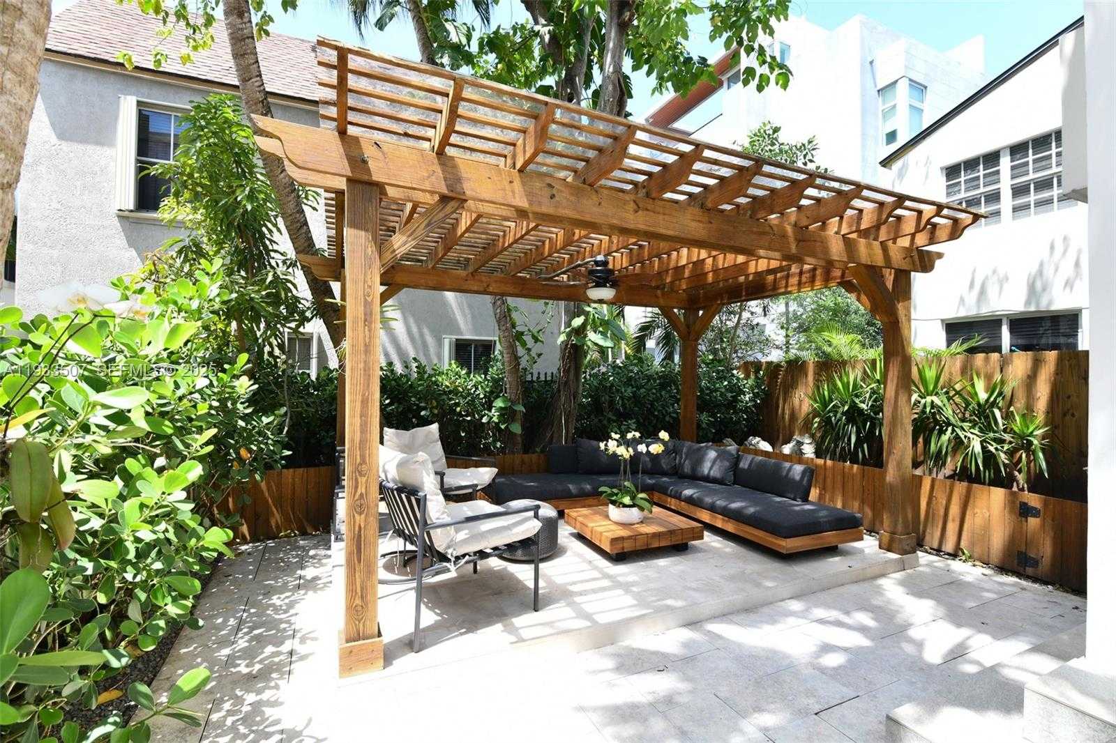 Small Image of 2918 BIRD AVE #5, Miami Number 17