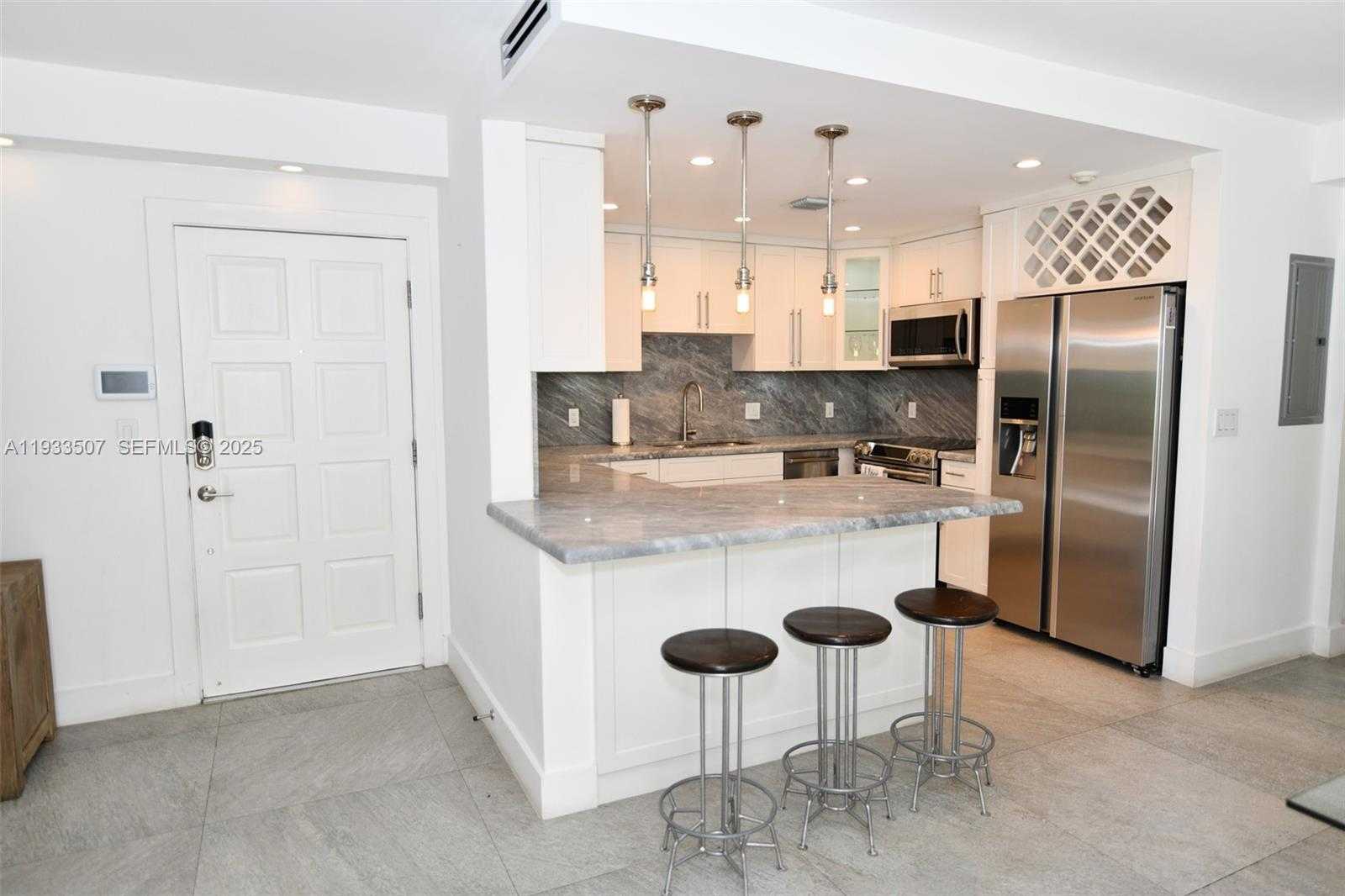 Small Image of 2918 BIRD AVE #5, Miami Number 2