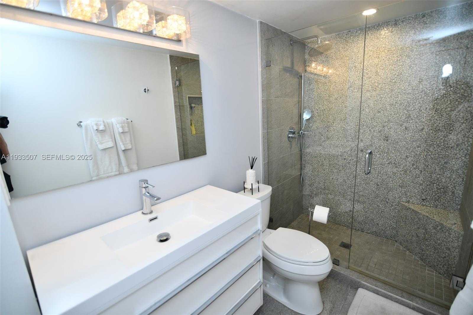 Small Image of 2918 BIRD AVE #5, Miami Number 22