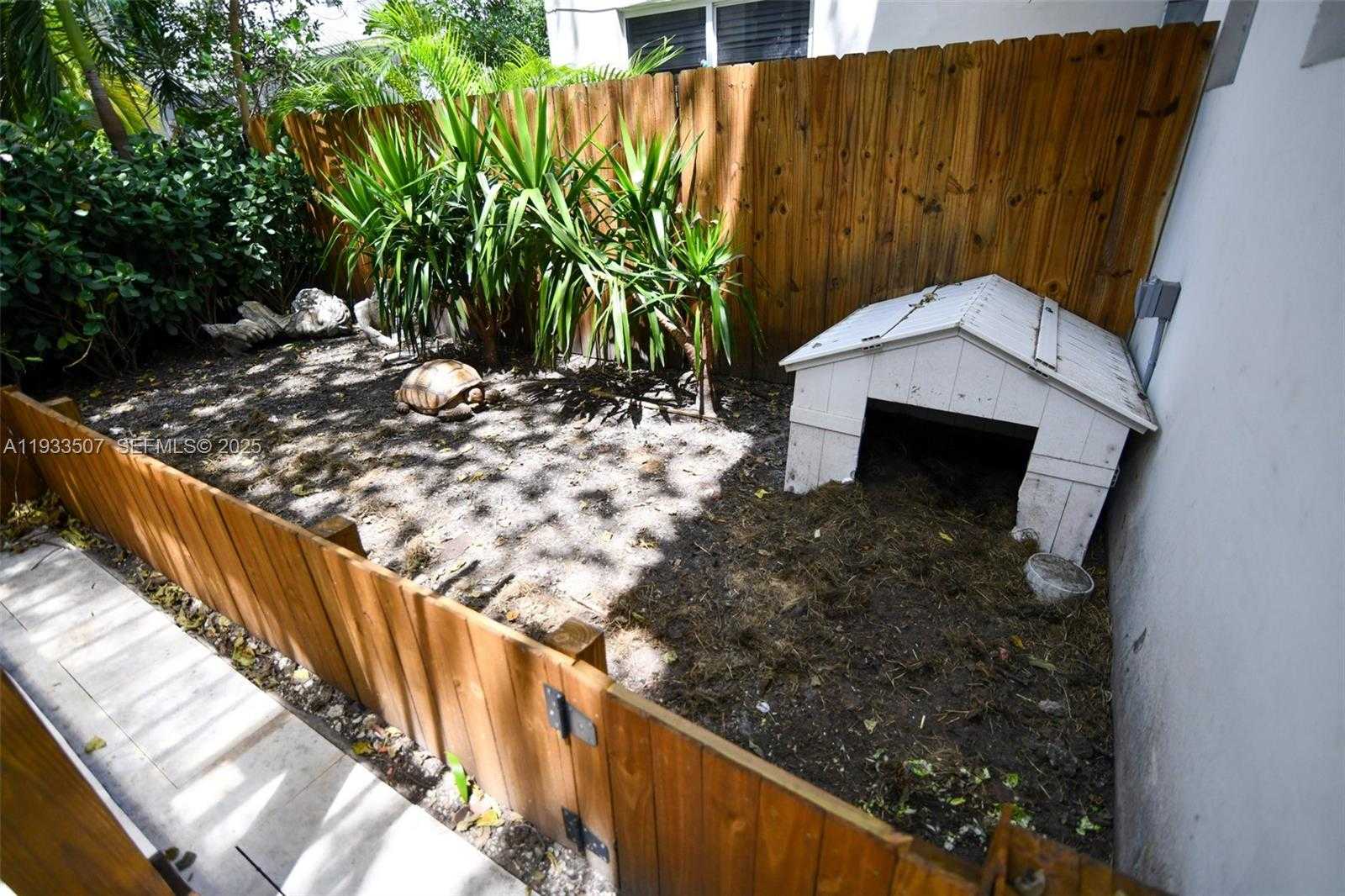 Small Image of 2918 BIRD AVE #5, Miami Number 23