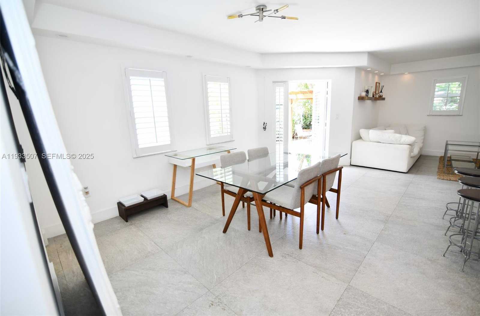 Small Image of 2918 BIRD AVE #5, Miami Number 6