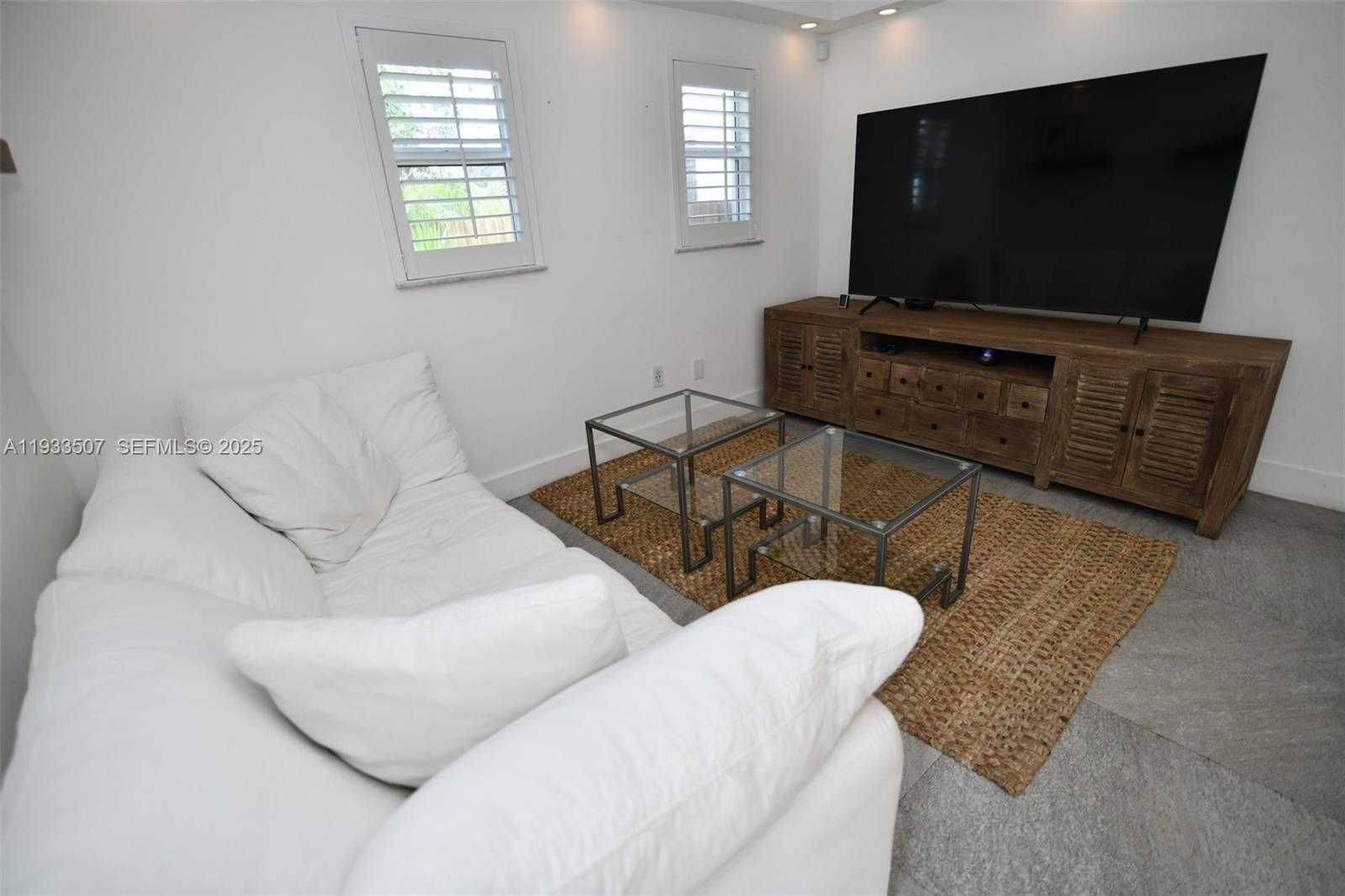 Small Image of 2918 BIRD AVE #5, Miami Number 7