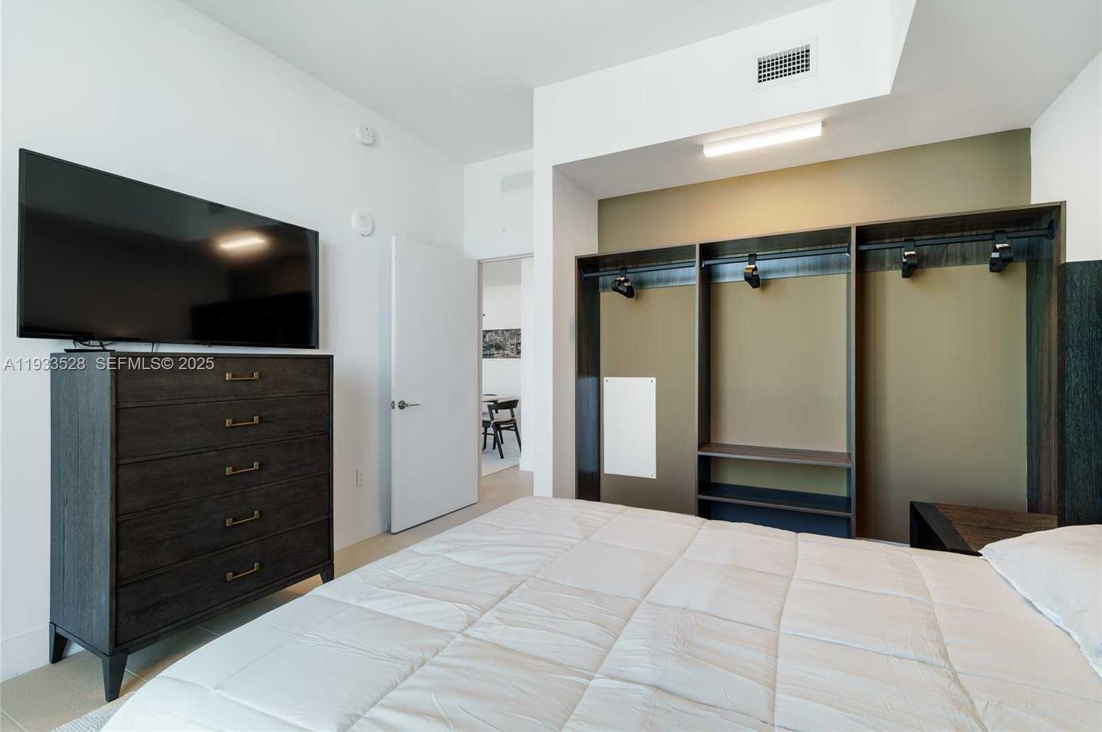 Small Image of 601 NORTH EAST 1ST AVE #5001, Miami Number 23