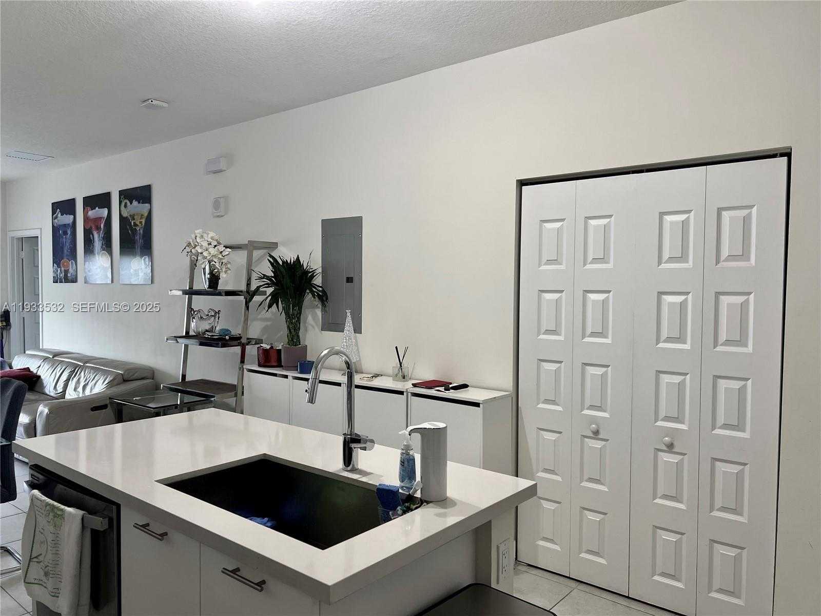 Small Image of 8301 NORTH WEST 41ST ST #B-405, Doral Number 5