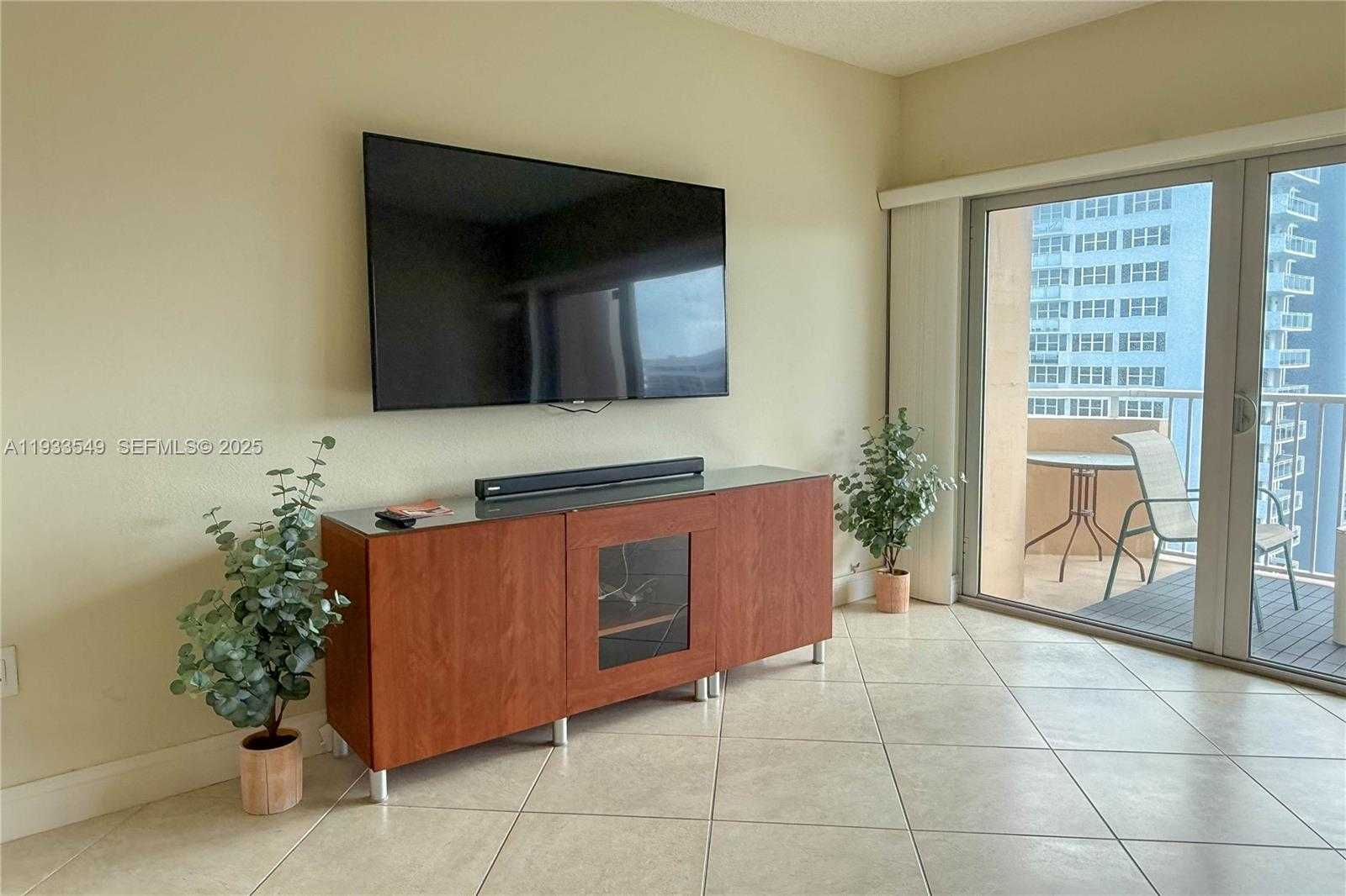 Small Image of 1980 SOUTH OCEAN DR #11N, Hallandale Beach Number 7
