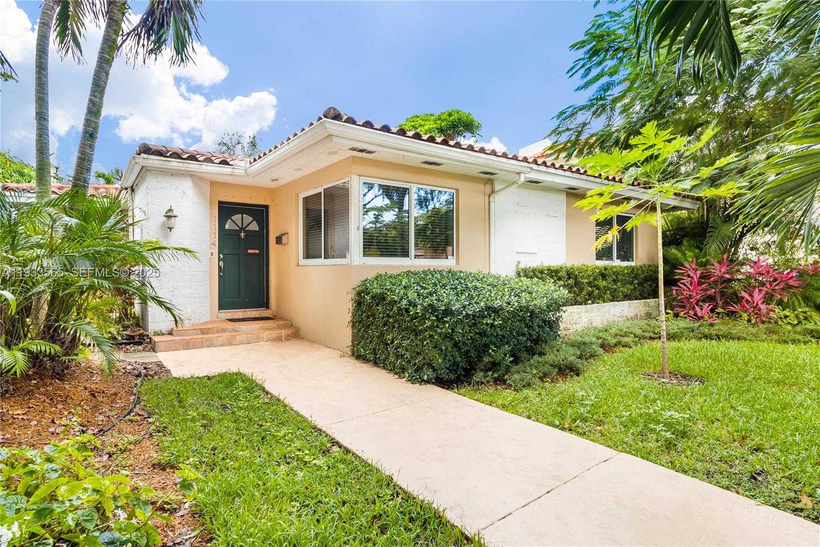 Small Image of 1114 GENOA ST, Coral Gables Number 3