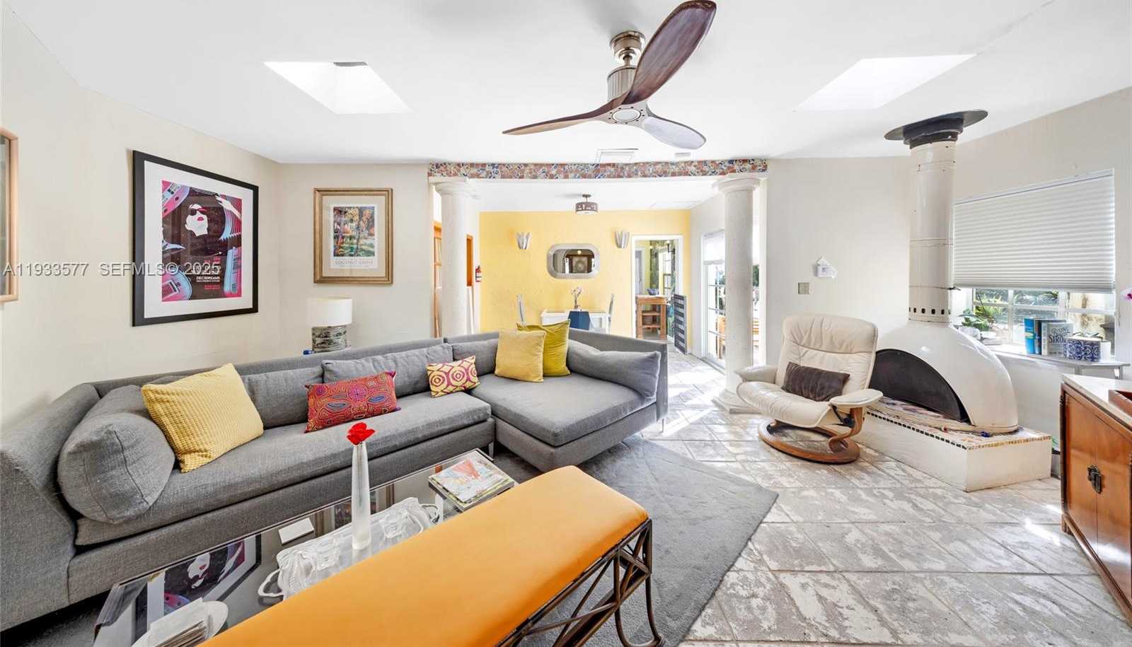 Small Image of 1840 TIGERTAIL AVE, Miami Number 15