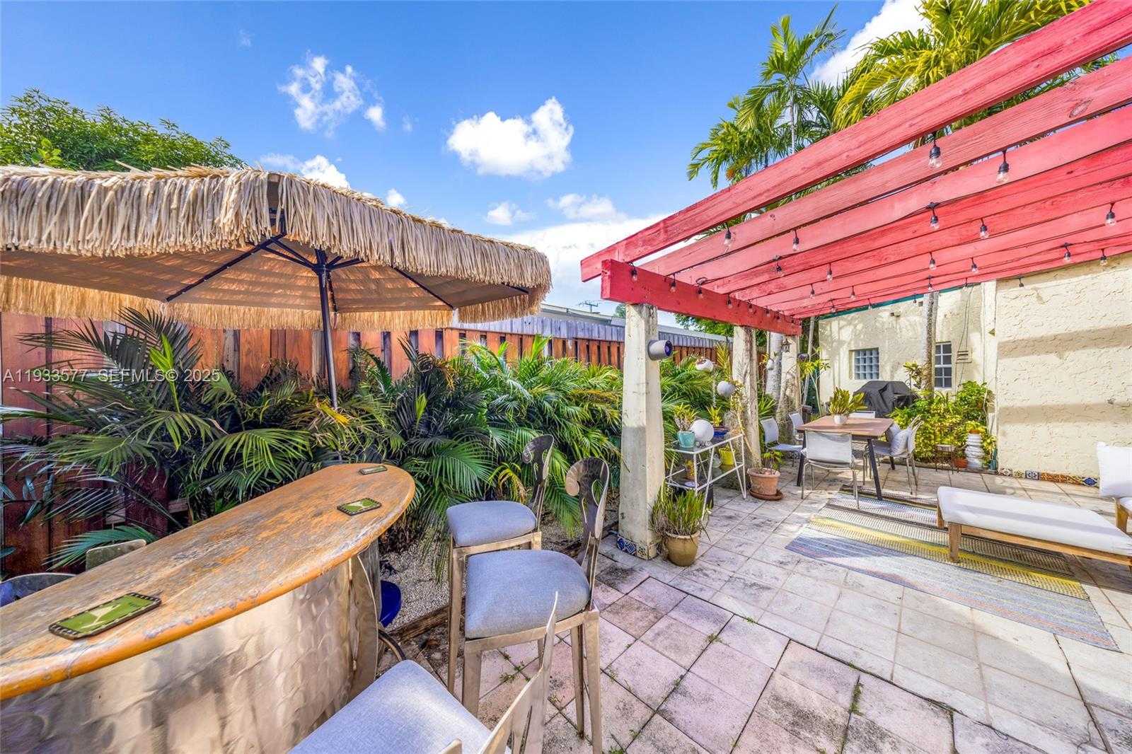 Small Image of 1840 TIGERTAIL AVE, Miami Number 19