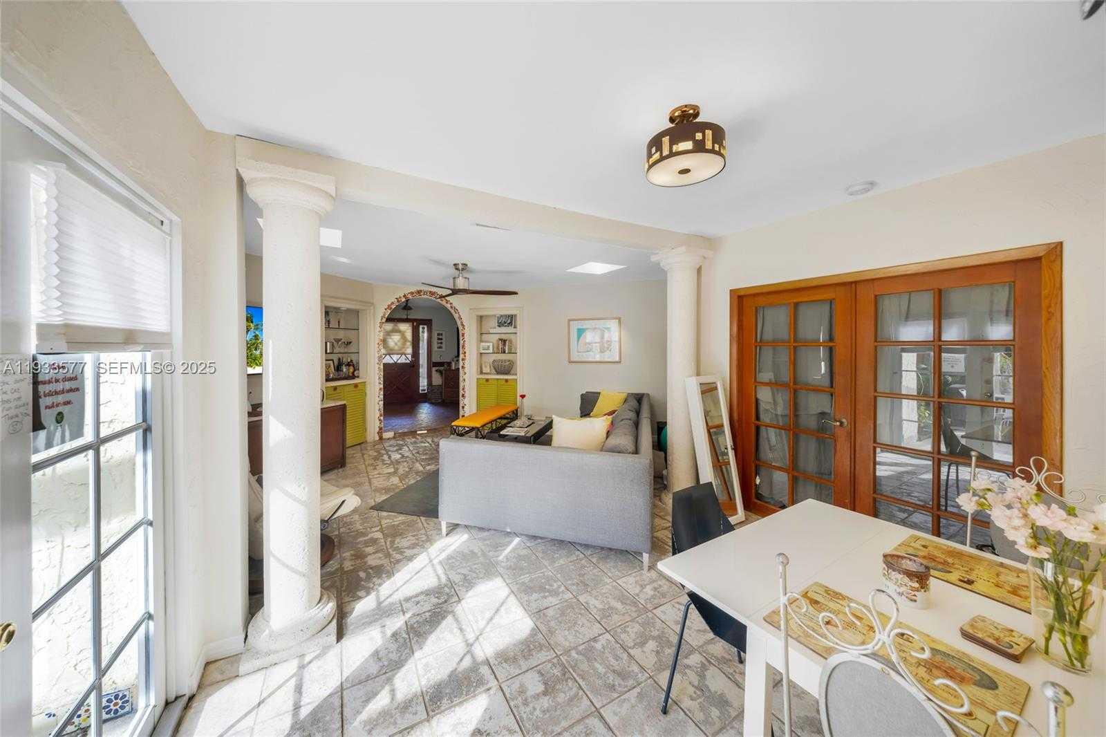 Small Image of 1840 TIGERTAIL AVE, Miami Number 2