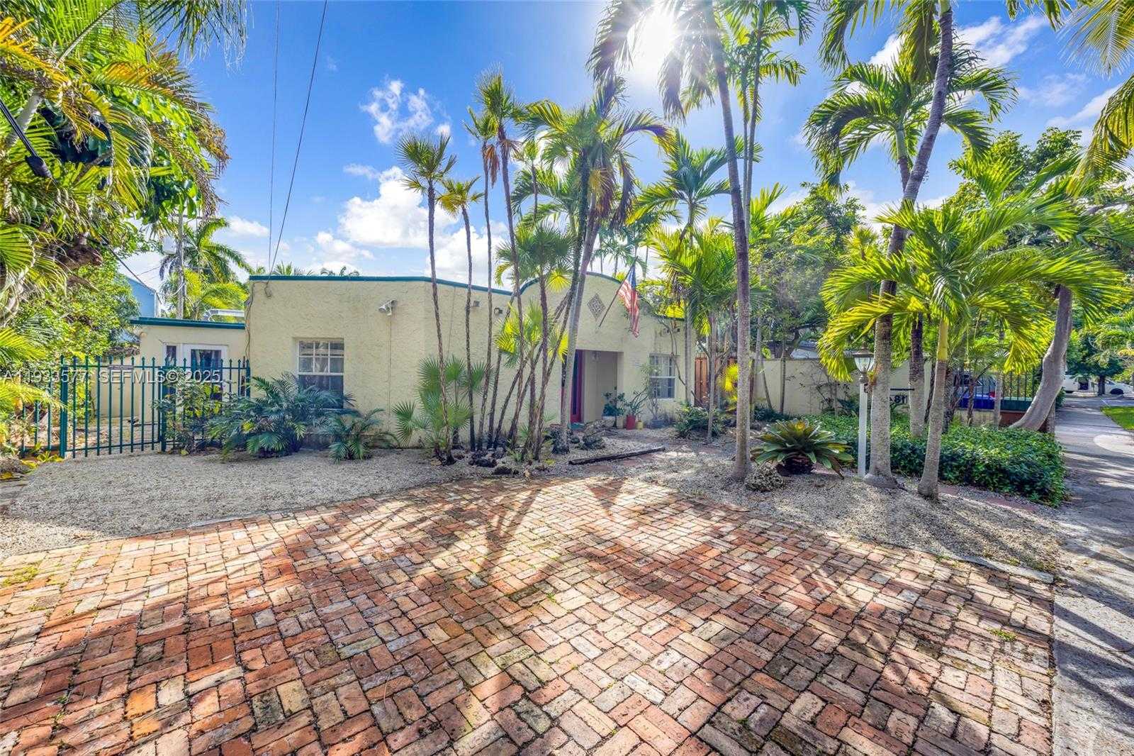 Small Image of 1840 TIGERTAIL AVE, Miami Number 31