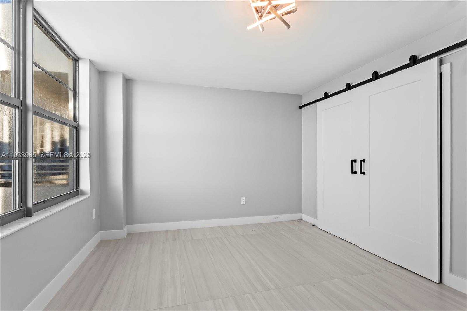 Small Image of 5555 COLLINS AVE #14N, Miami Beach Number 11