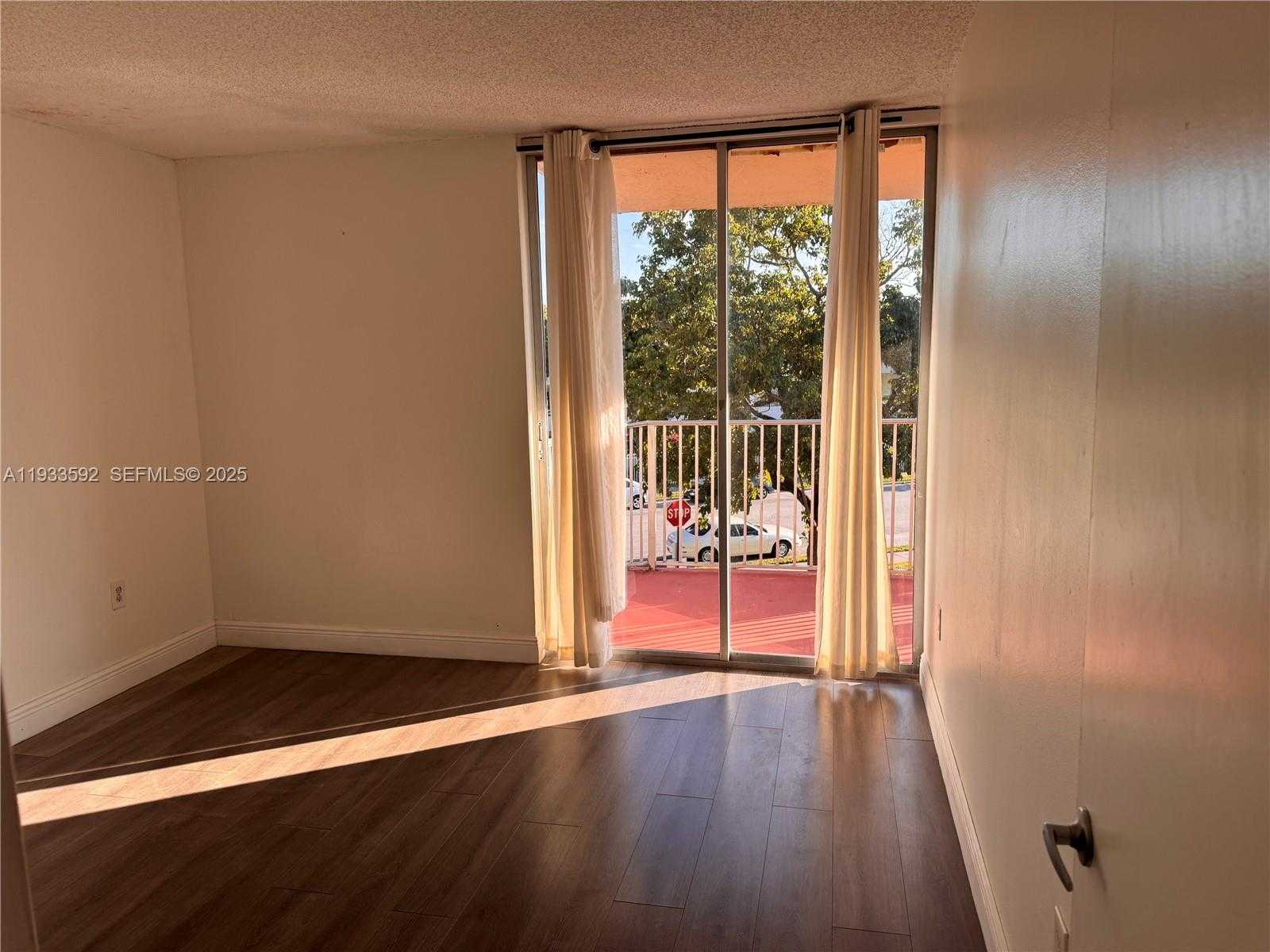 Small Image of 10700 SOUTH WEST 108TH AVE #C306, Miami Number 4