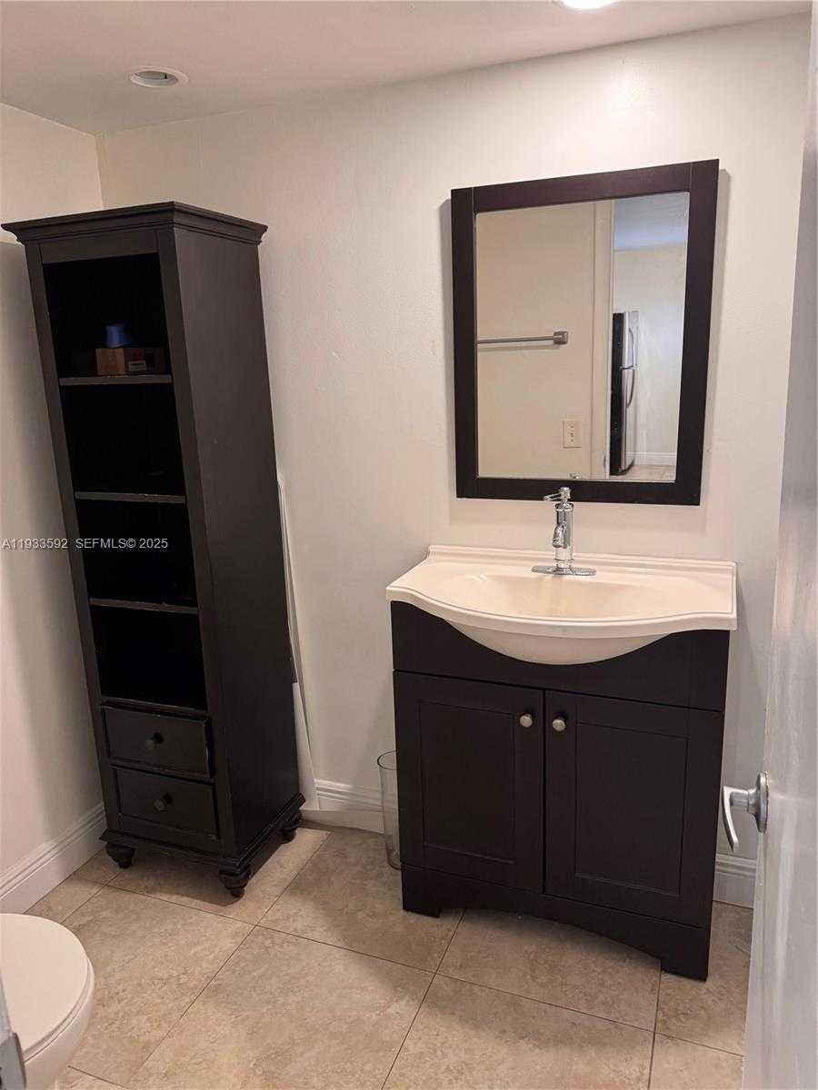 Small Image of 10700 SOUTH WEST 108TH AVE #C306, Miami Number 5