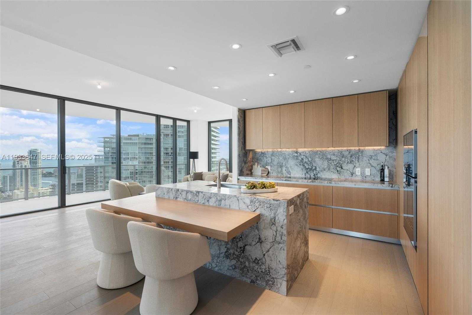 Small Image of 500 ALTON #3201, Miami Beach Number 13