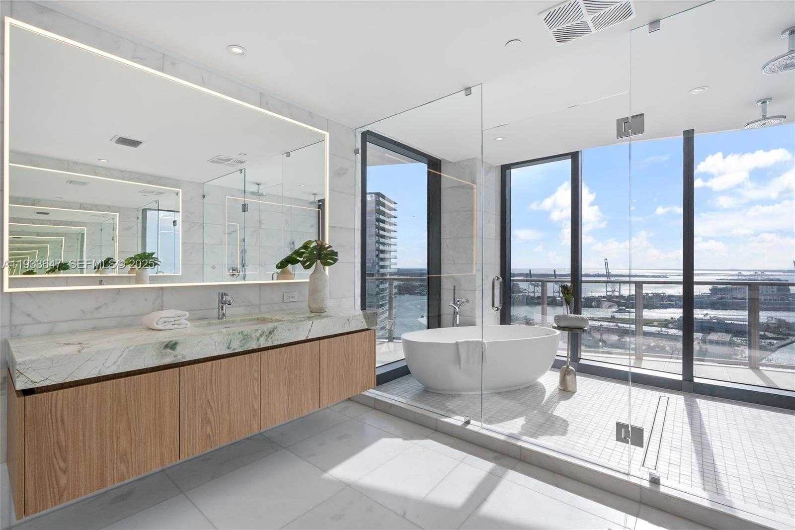 Small Image of 500 ALTON #3201, Miami Beach Number 5