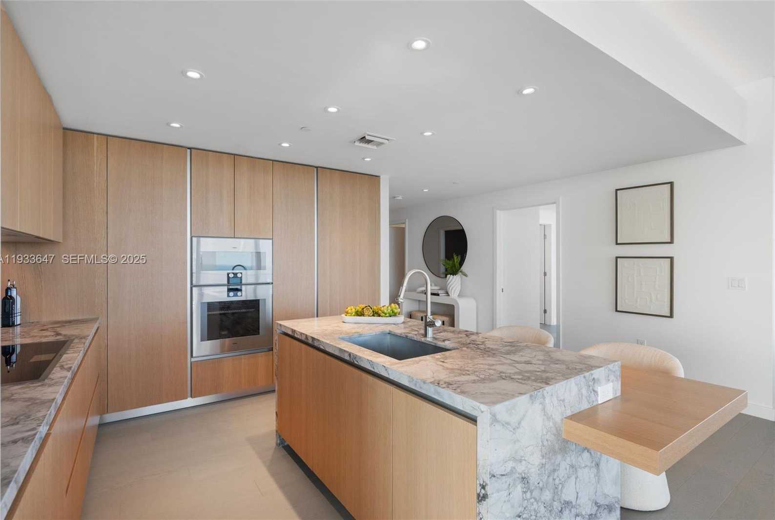 Small Image of 500 ALTON #3201, Miami Beach Number 8