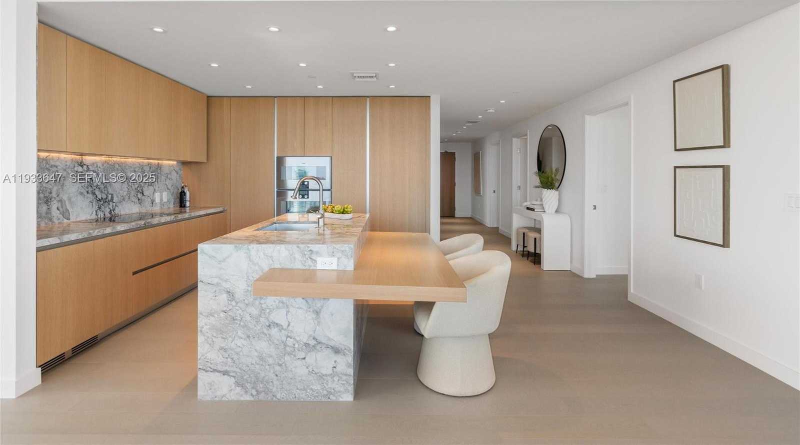 Small Image of 500 ALTON #3201, Miami Beach Number 9