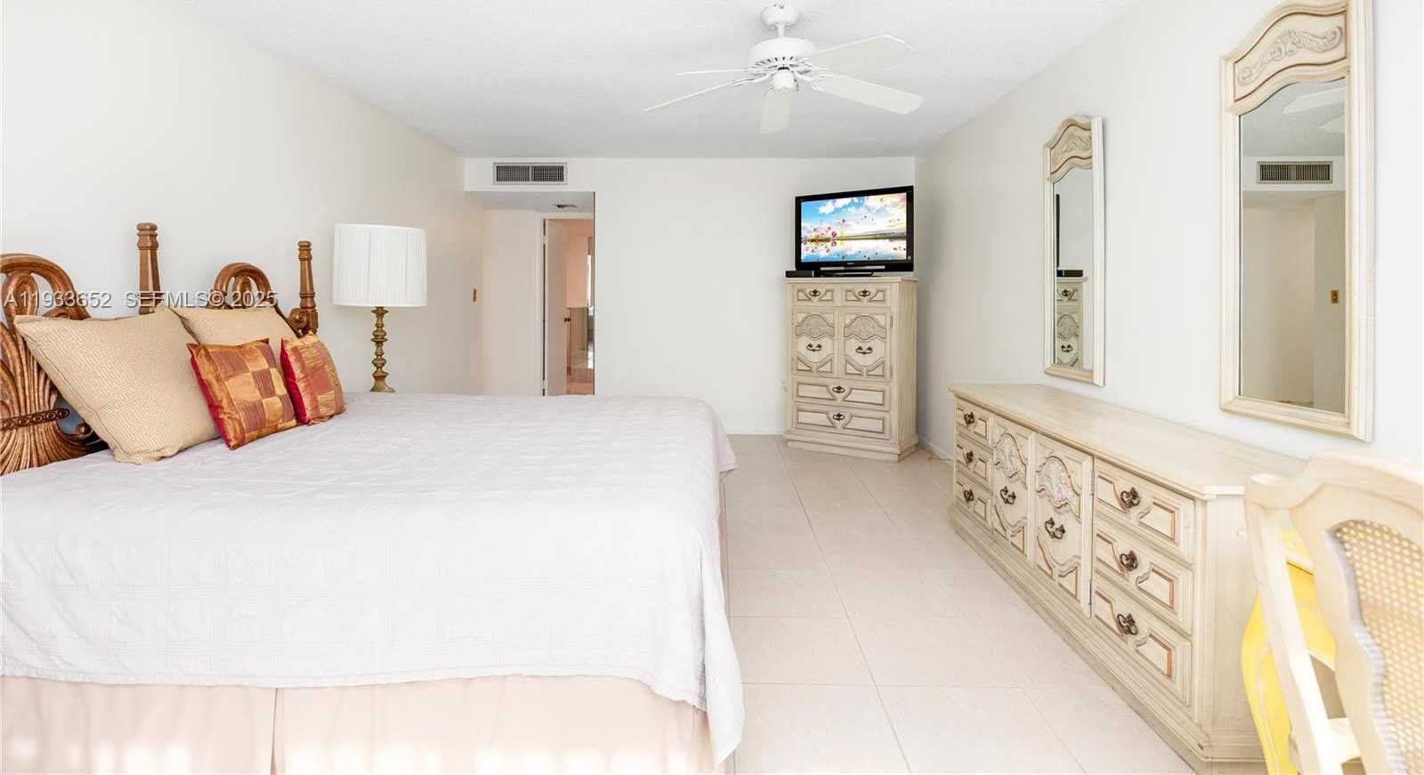 Small Image of 2751 SOUTH OCEAN DR #208S, Hollywood Number 21