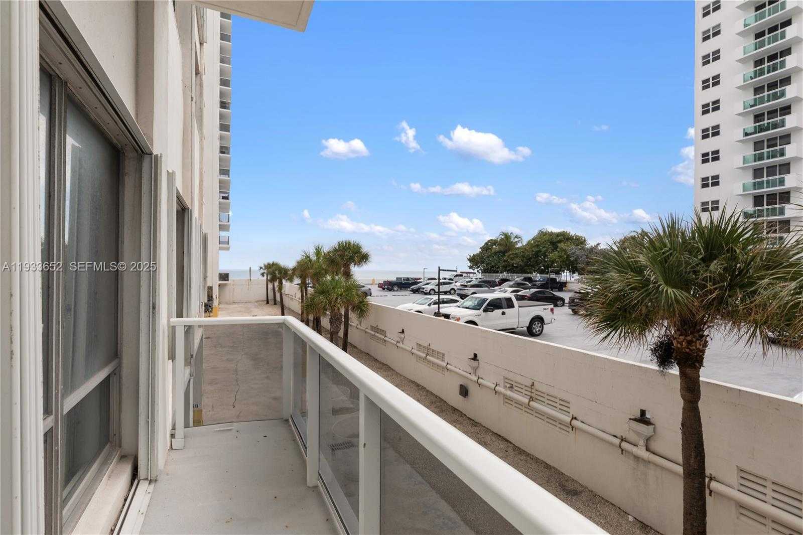 Small Image of 2751 SOUTH OCEAN DR #208S, Hollywood Number 29