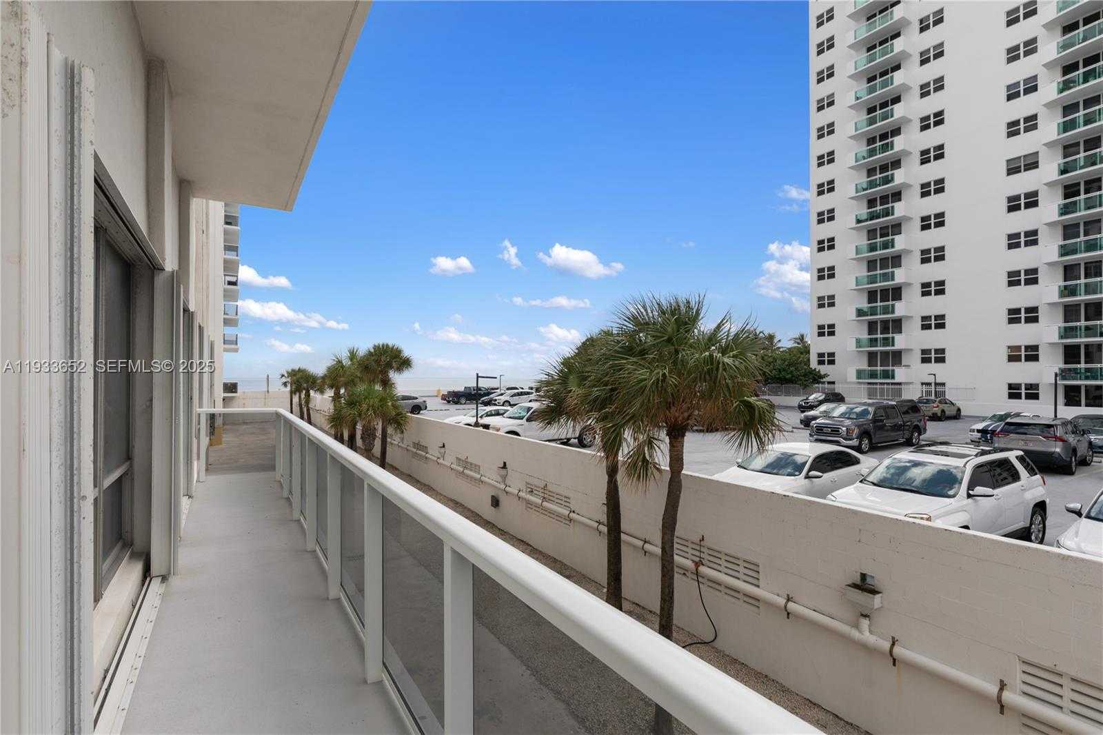 Small Image of 2751 SOUTH OCEAN DR #208S, Hollywood Number 32