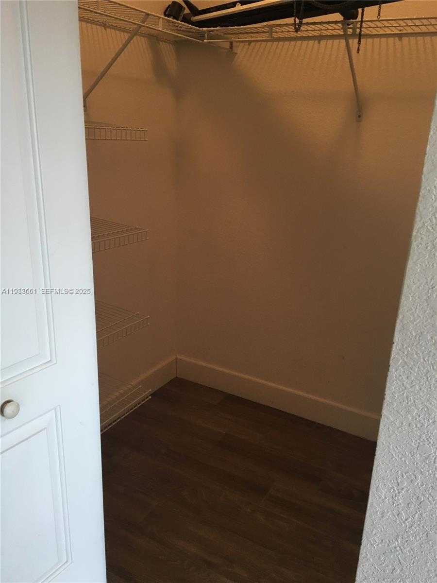 Small Image of 1830 RADIUS DR #618, Hollywood Number 10