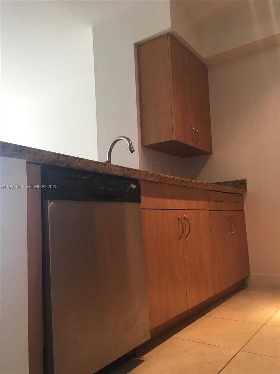 Small Image of 1830 RADIUS DR #618, Hollywood Number 2